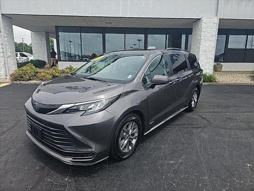 2021 Toyota Sienna LE