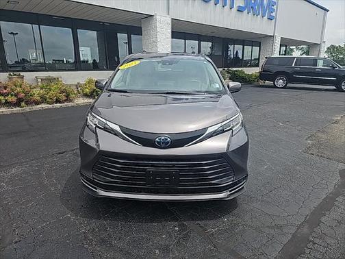 2021 Toyota Sienna LE
