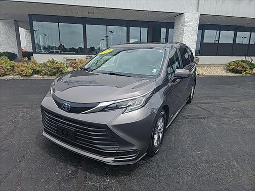 2021 Toyota Sienna LE
