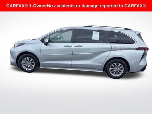 2023 Toyota Sienna LE