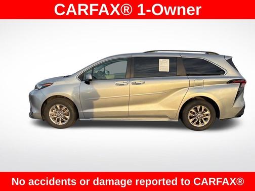 2023 Toyota Sienna LE