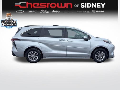 2023 Toyota Sienna LE