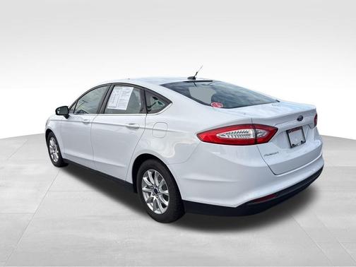 2016 Ford Fusion S