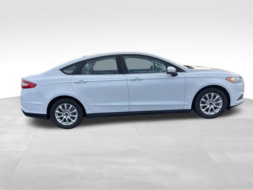 2016 Ford Fusion S