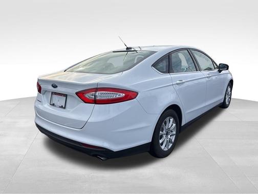 2016 Ford Fusion S