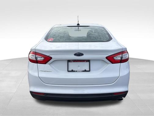 2016 Ford Fusion S