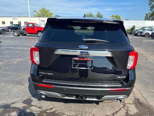 Black Metallic 2024 Ford Explorer Limited