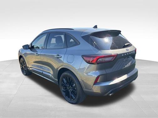 2023 Ford Escape ST-Line Elite