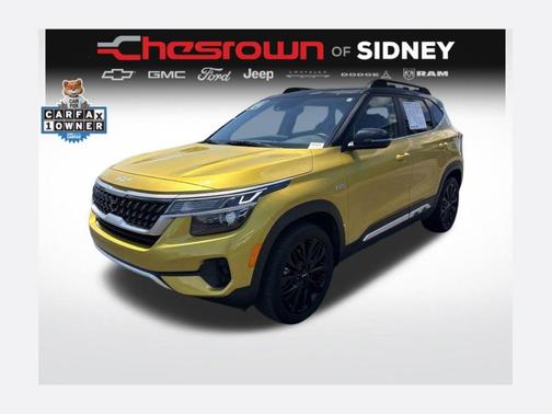 Starbright Yellow / Black Roof 2022 Kia Seltos Nightfall