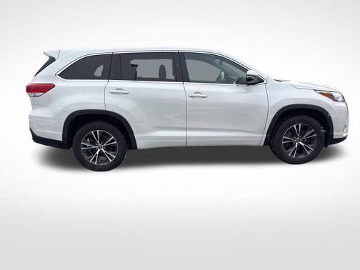 2018 Toyota Highlander LE