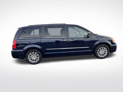 2015 Chrysler Town & Country Touring-L