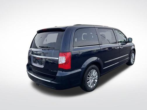 2015 Chrysler Town & Country Touring-L