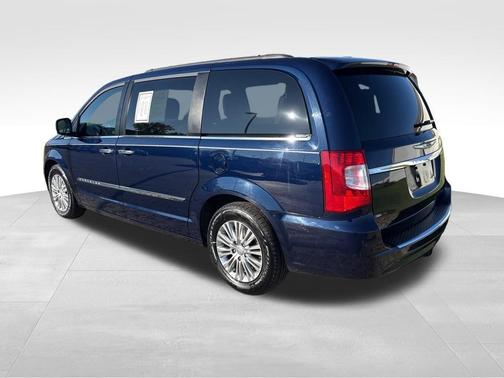 2015 Chrysler Town & Country Touring-L