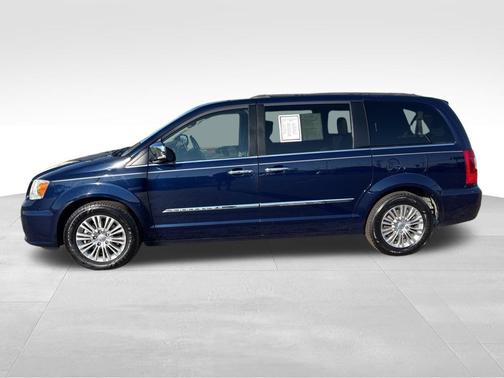2015 Chrysler Town & Country Touring-L