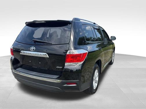 2012 Toyota Highlander SE