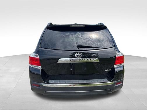 2012 Toyota Highlander SE