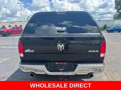 Brilliant Black Crystal Pearlcoat 2018 RAM 1500 Big Horn