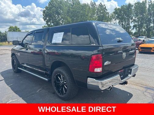 Brilliant Black Crystal Pearlcoat 2018 RAM 1500 Big Horn