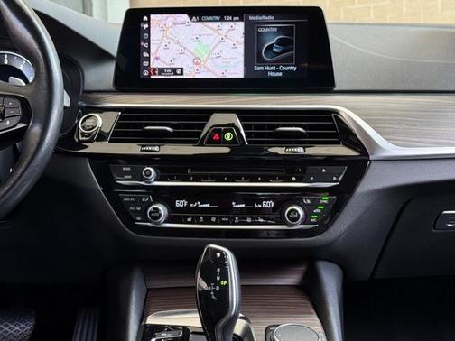 2019 BMW 530 i