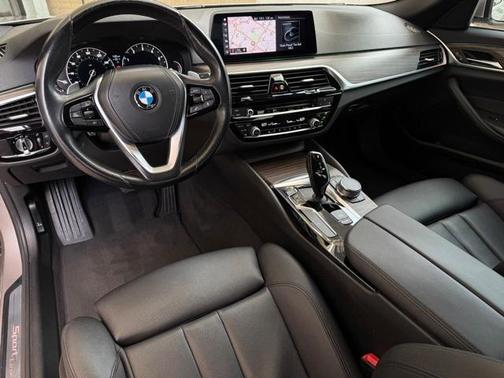 2019 BMW 530 i