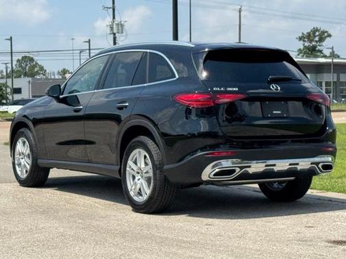 2025 Mercedes-Benz GLC 300 Base