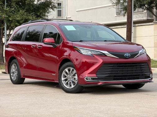 2021 Toyota Sienna XLE