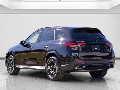 2026 Mercedes-Benz GLC 300 Base