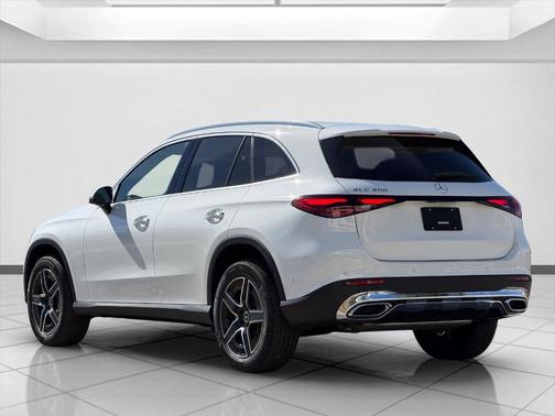 2026 Mercedes-Benz GLC 300 Base