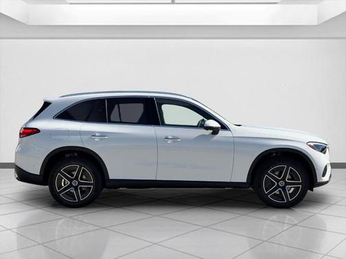 2026 Mercedes-Benz GLC 300 Base