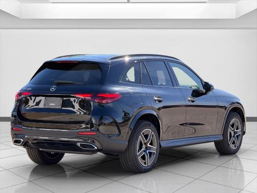 2026 Mercedes-Benz GLC 300 Base