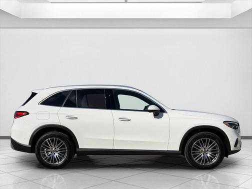 2026 Mercedes-Benz GLC 300 Base