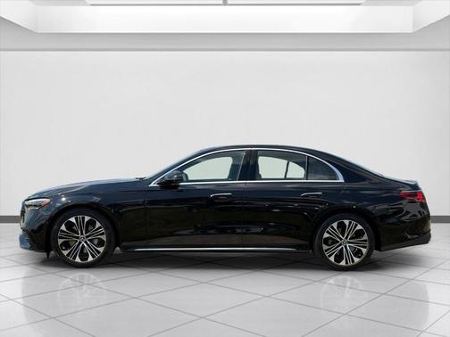 Obsidian Black Metallic 2027 Mercedes-Benz E-Class 350