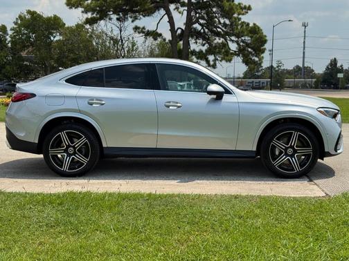 2026 Mercedes-Benz GLC 300