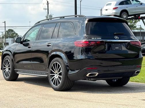 2026 Mercedes-Benz GLS 580 