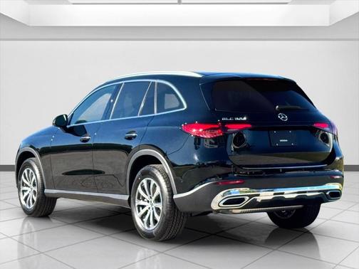 2026 Mercedes-Benz GLC 300 Base