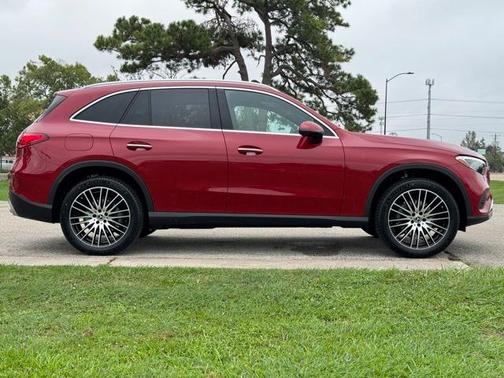 2025 Mercedes-Benz GLC 300 Base