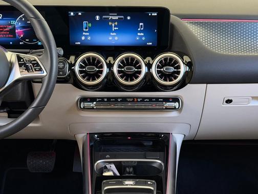 2025 Mercedes-Benz GLA 250 Base