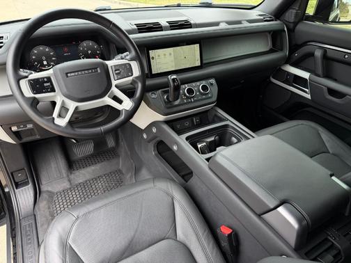 2024 Land Rover Defender P400 S