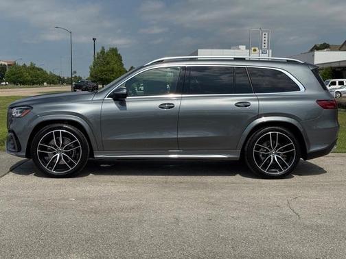 2025 Mercedes-Benz GLS 450 4MATIC