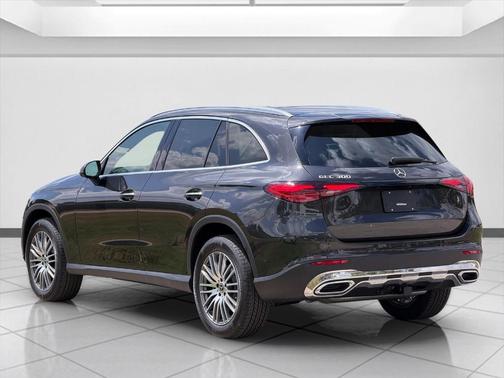 Graphite Gray Metallic 2027 Mercedes-Benz GLC 300
