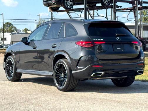 2026 Mercedes-Benz GLC 300 Base