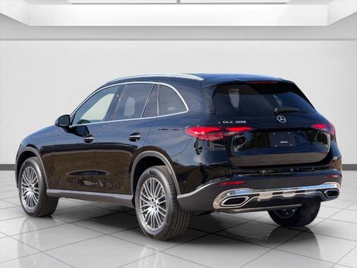2026 Mercedes-Benz GLC 300 Base