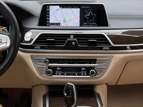 2019 BMW 750 i