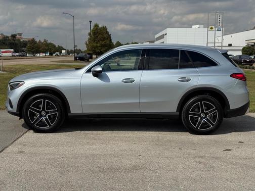 2026 Mercedes-Benz GLC 300 Base