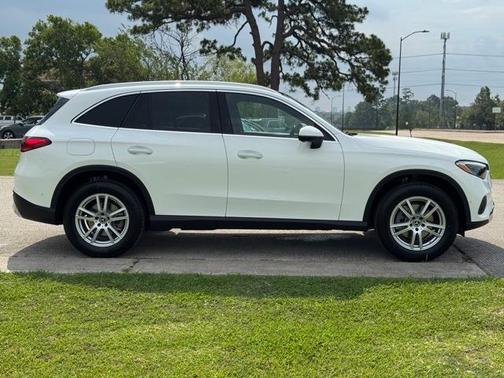 2025 Mercedes-Benz GLC 300 Base