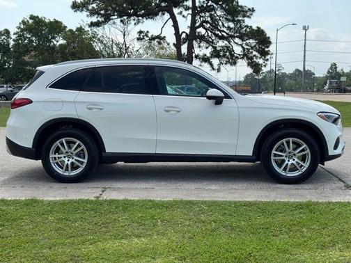 2025 Mercedes-Benz GLC 300 Base