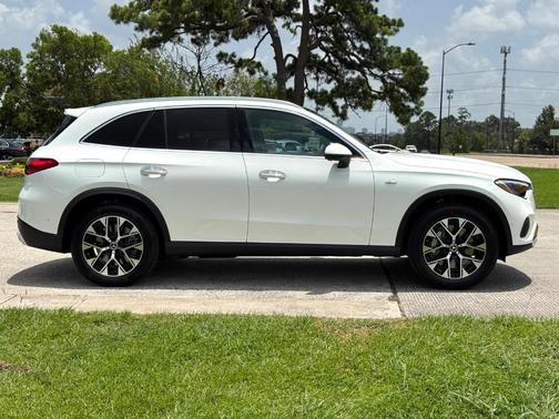 2025 Mercedes-Benz GLC 350e Base 4MATIC
