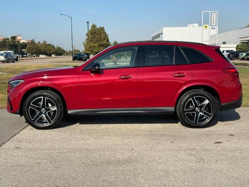 2026 Mercedes-Benz GLC 300 Base