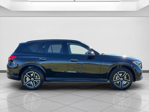 2026 Mercedes-Benz GLC 300 Base