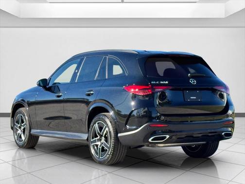 2026 Mercedes-Benz GLC 300 Base